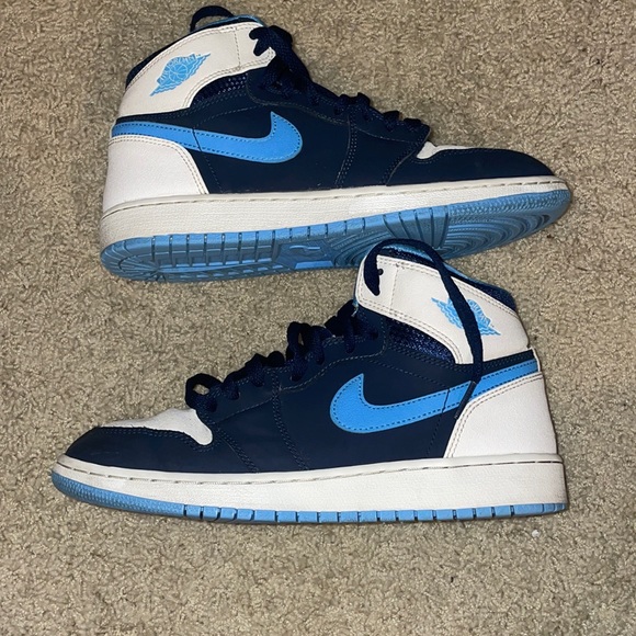 Nike Shoes - Nike Air Jordan 1